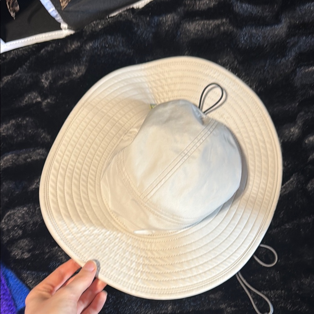 Solar escape hat